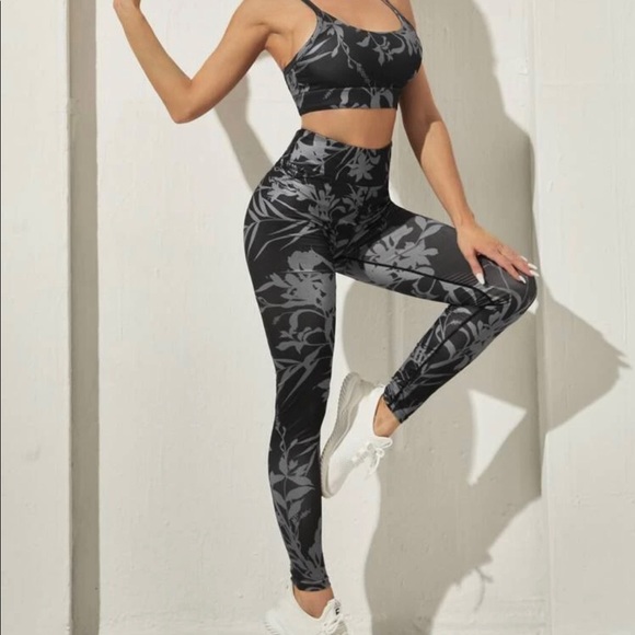 Black and gray Tropical Sport Set - Picture 1 of 3